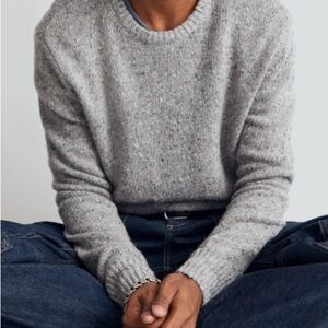 St. John's Bay Men's Heathered Gray Crewneck Sweater Size M